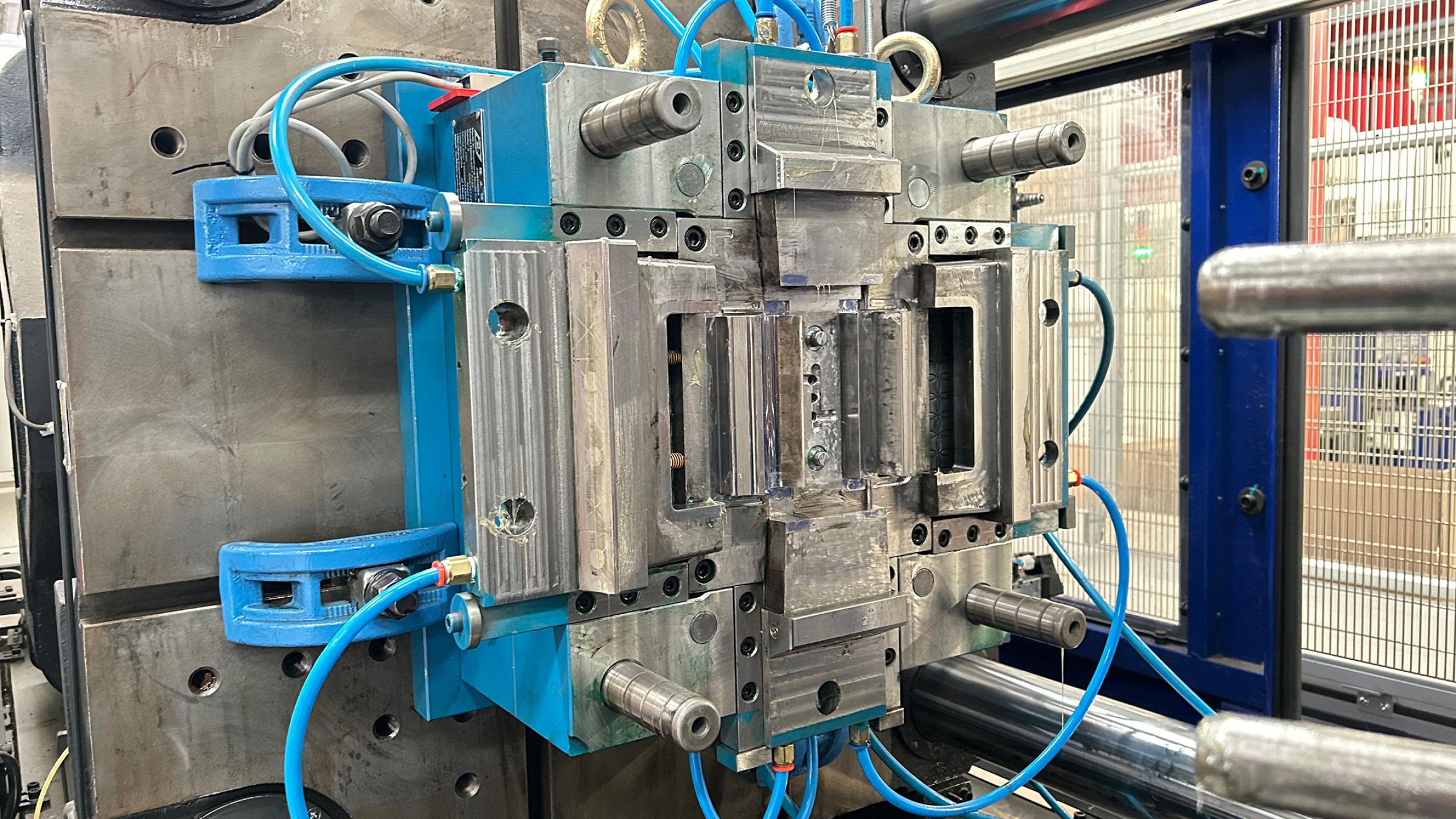 Produzione stampi per materie plastiche